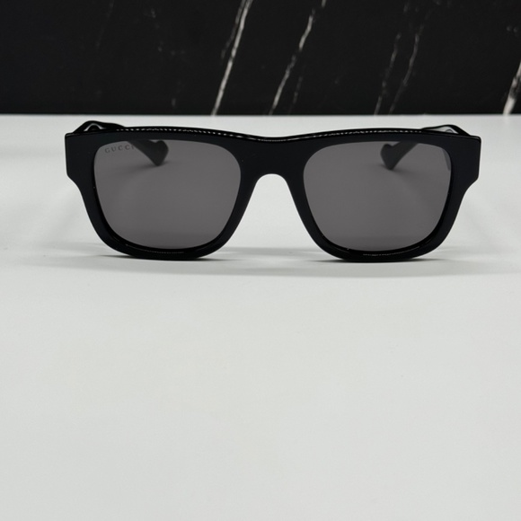 NEW GUCCI GG1427S 001 UNISEX SUNGLASSES GUCCI GG 1427S 001 BLACK GREY EYEWEAR - Picture 6 of 16